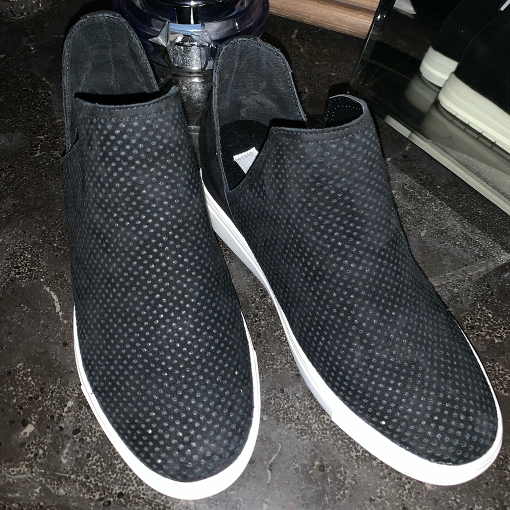 Steven By Steve Madden Black Slip-On Sneakers